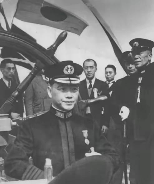 曾经的国民党二号人物，年轻时为了革命，勇于献身，刺杀摄政王载沣，虽然没有成功，但