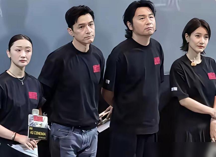 近日，看到《抓特务》剧组去上海路演了，这次没有带韩红。

说真的这阵子相关舆论闹
