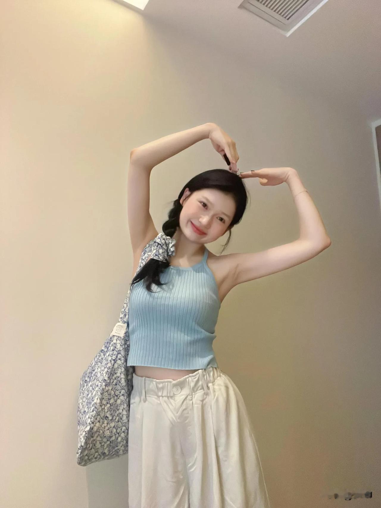 可爱姿势大合集来啦
性感小睡姿 姿势解密 美女姿势 最佳姿势 姿势 超绝姿势 床