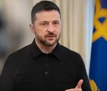 果不其然！
 
乌克兰总统泽连斯基宣布了！
 
泽连斯基1月7日在塞浦路斯宣布俄