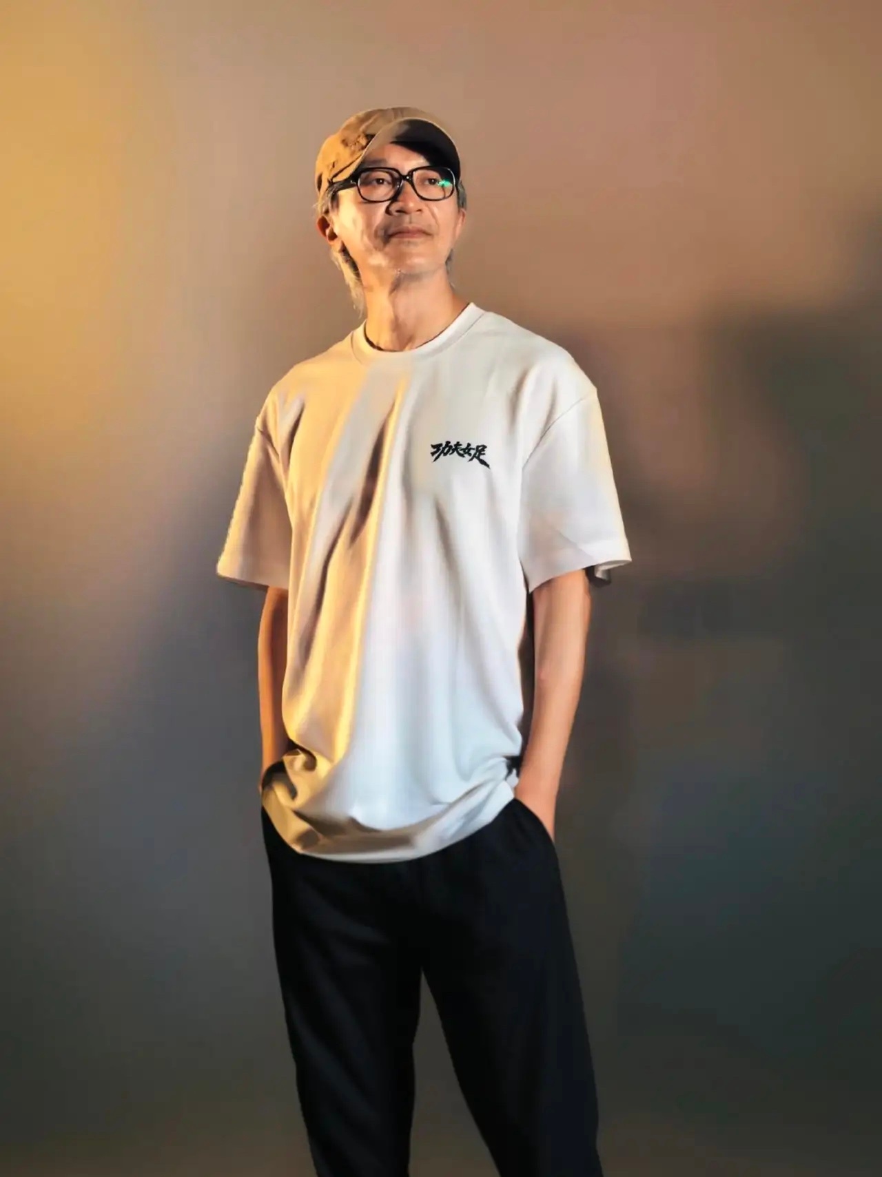 果然面相这东西，不服不行！看看64岁的周星驰，父母都八九十岁高龄还硬朗，这长寿基