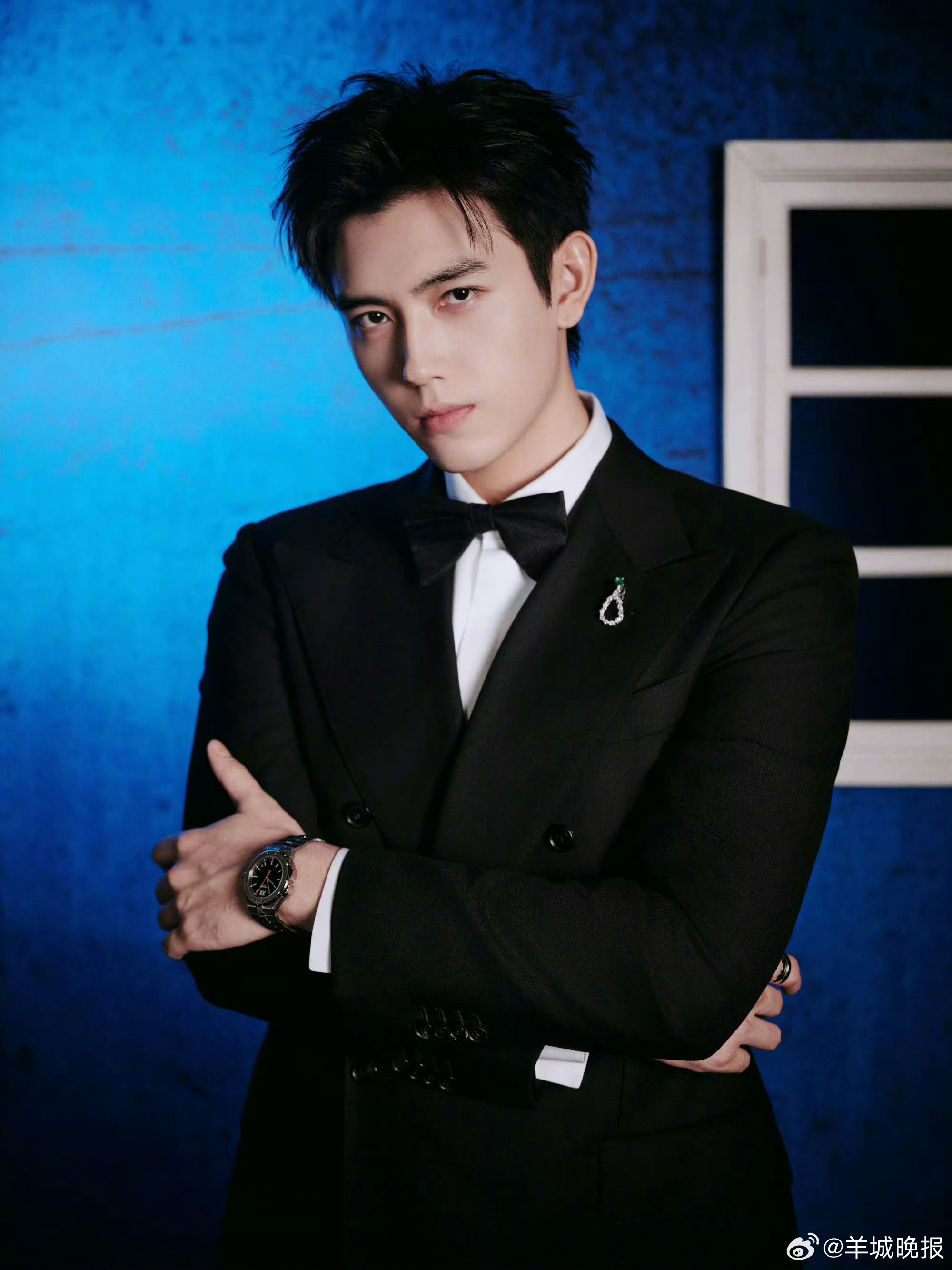 【谁和西装适配度100%】最让人精神抖擞的，莫过于一身笔挺的西装……在你心中，谁