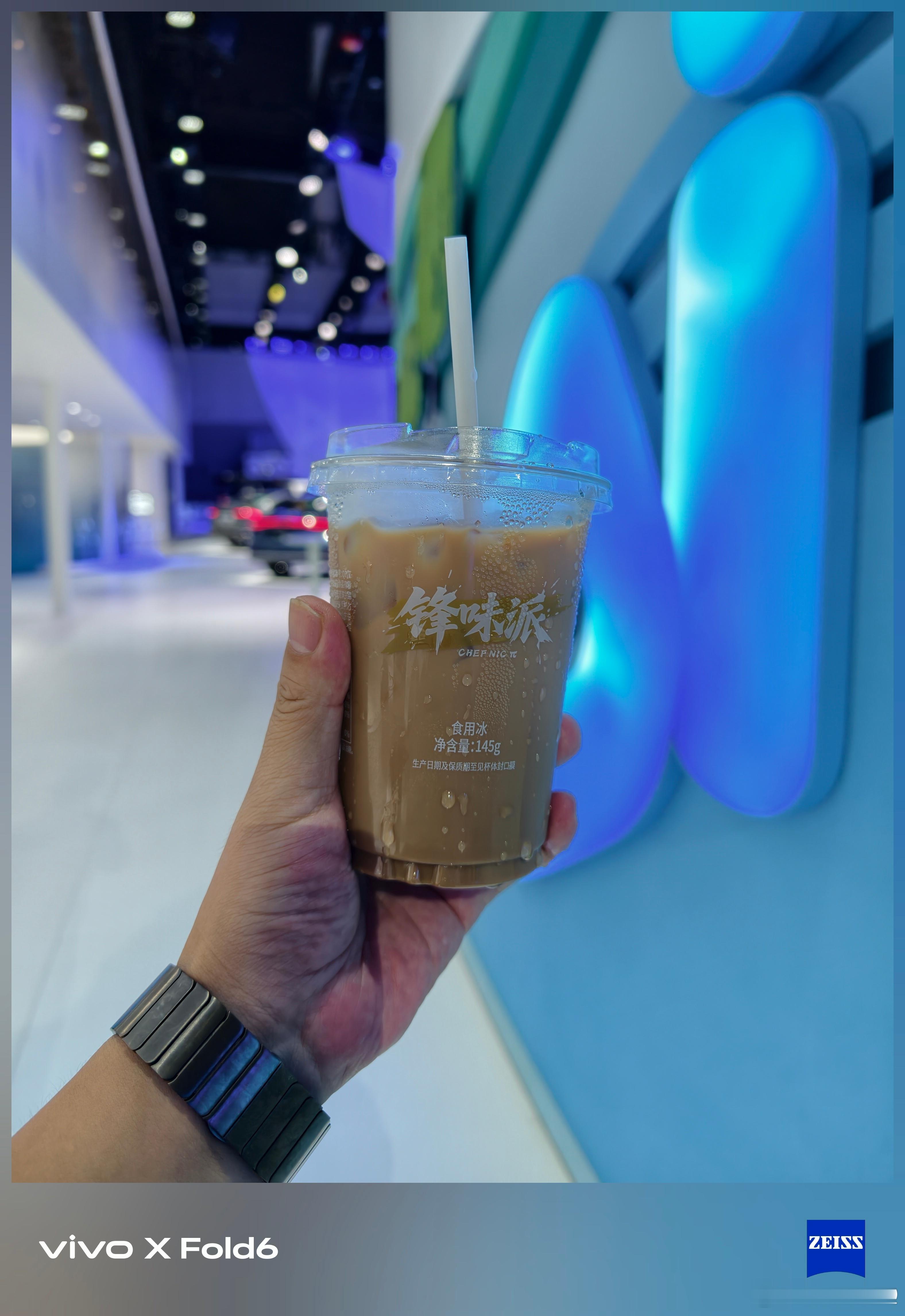 去成都车展的记得去吉利银河展台，有免费的锋味派奶茶喝，不限量哦 2026成都车展