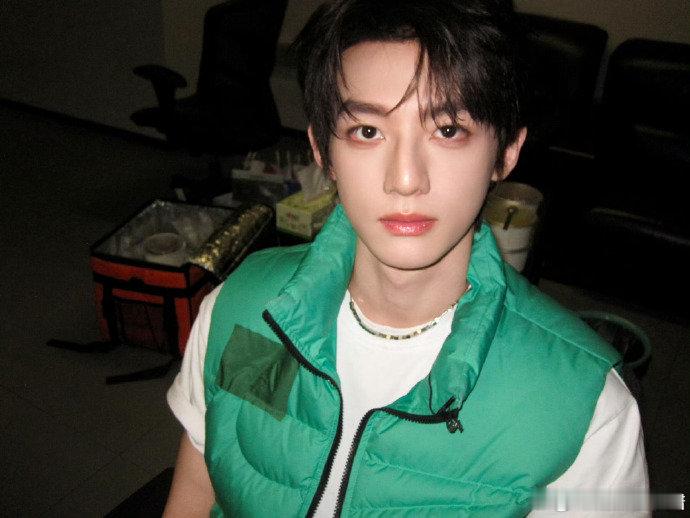 魏哲鸣赖伟明掐脖这一下魏哲鸣赖伟明cha了第三个吻痕魏哲鸣赖伟明默契拉满，掐脖名