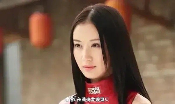 《魔幻手机》最大的败笔就是把时间线设置在了2060年…… 