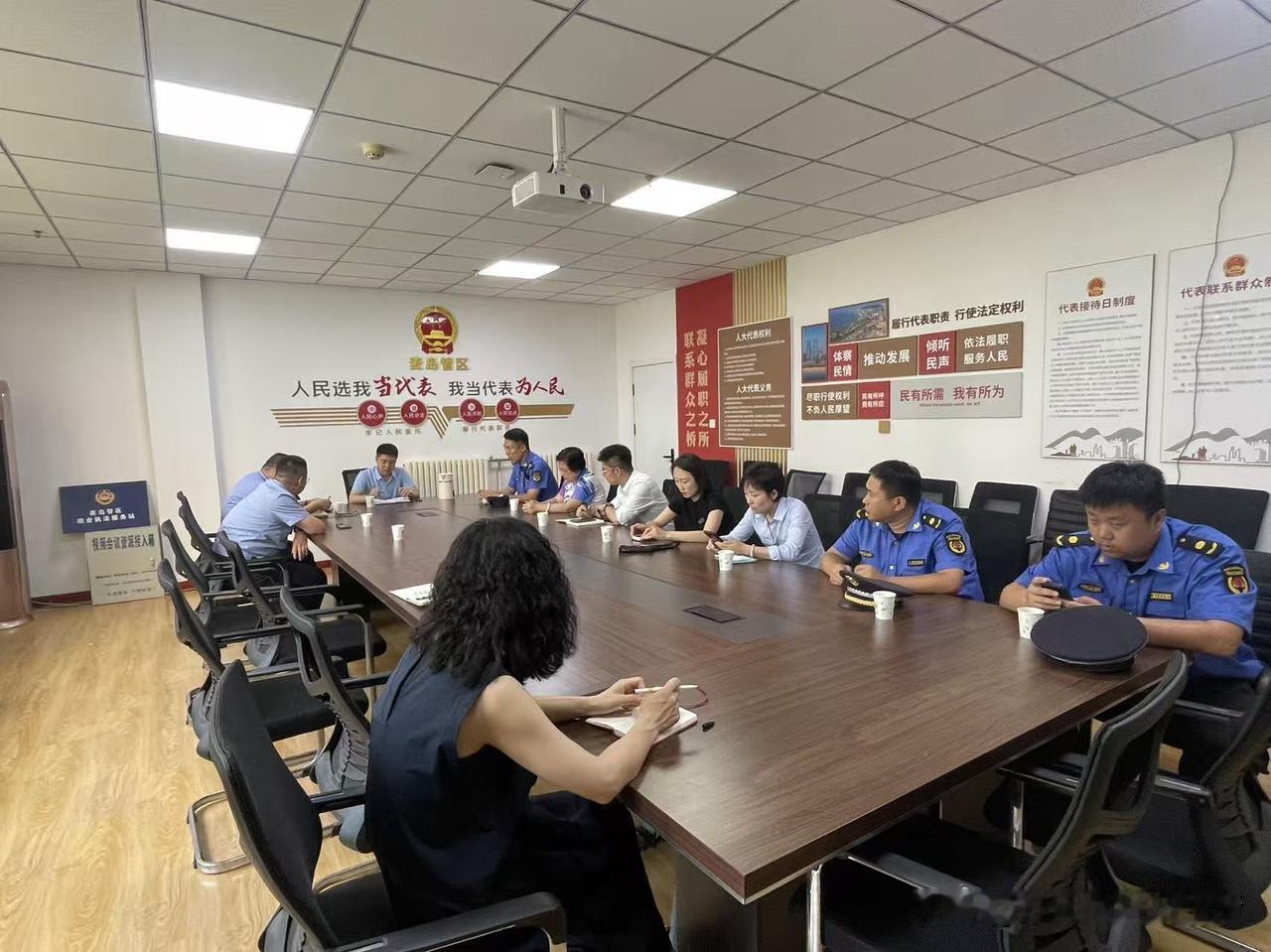 青岛海游路社区联动群成立，办事方便太多啦
 
今天参加社区组织的联席会议，真心觉
