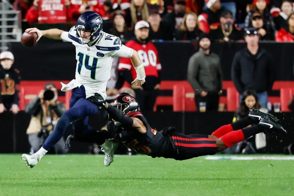 第18周海鹰13：3 防守组伤病太多，拦不住海鹰是意料当中的 