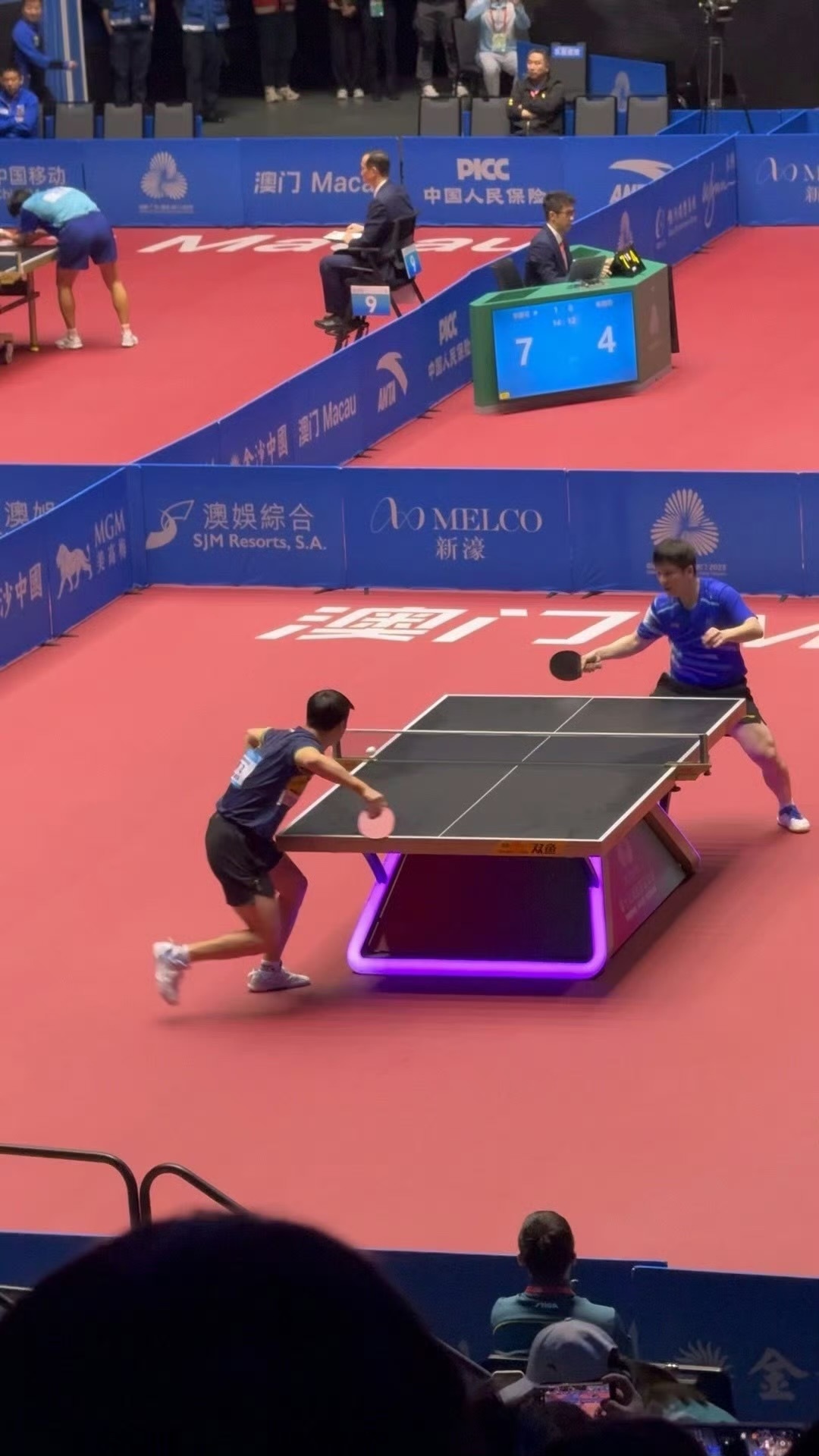 ｜ 大家看看这一球就是今天比赛的缩影，全方位各个角度的“碾压”，打的薛飞根本压不