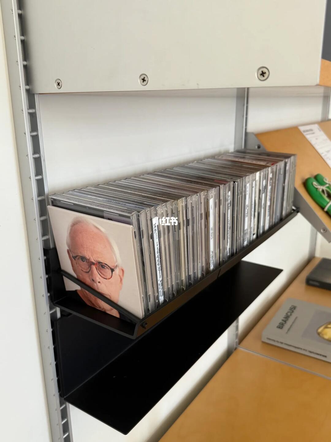 新设计的收纳层板，当CD居然这么刚好