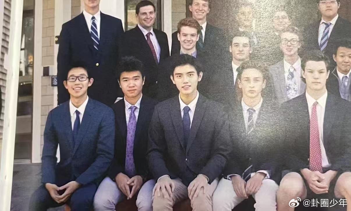 陈飞宇高三毕业照陈飞宇从小到大的照片《白日提灯》陈飞宇段胥，眼神戏超有感染力，战