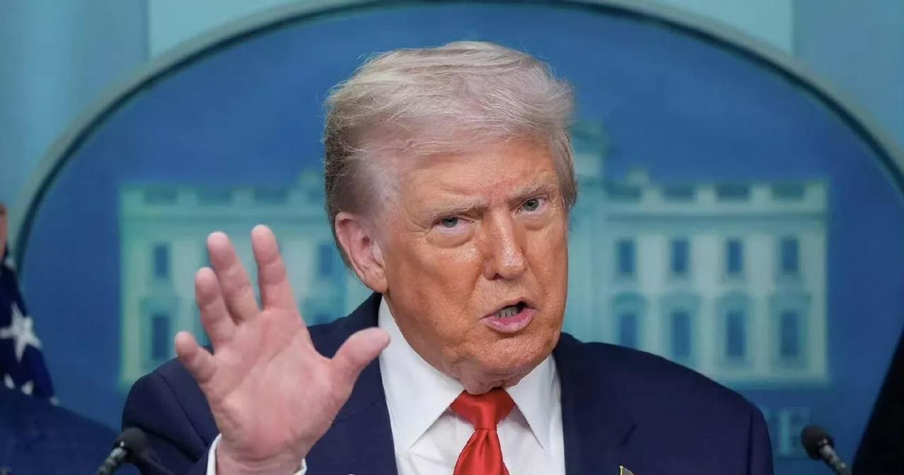 特朗普再次对欧盟举起了关税大棒。据美联社报道，当地时间1月16日，特朗普再次发声