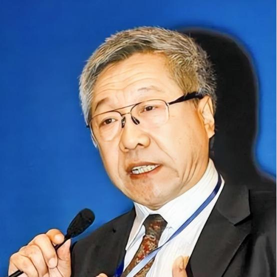郑秉文又上热搜了。这次他说要学德国方案，网友直接怼回去：你自己给自己算的退休金2