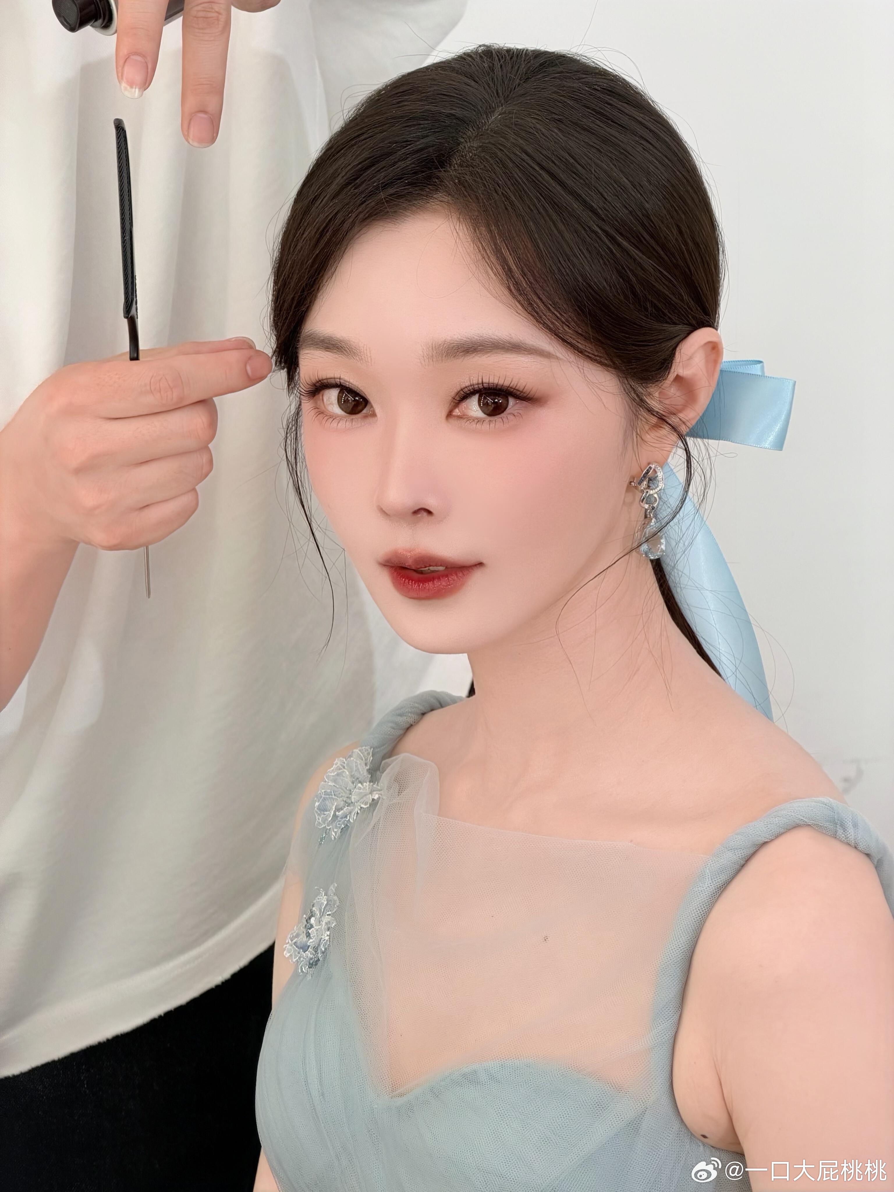 宋轶的春日恋歌妆💄这口红色号是浆果色吧显白 