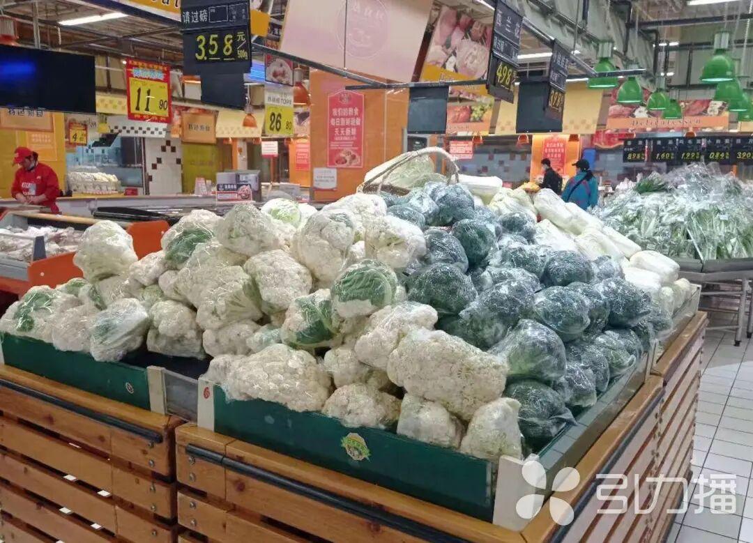 寒潮来苏州！猪肉蔬菜降价了，粮油鸡蛋稳得很
 
寒潮冻得人直打哆嗦，苏州的菜篮子
