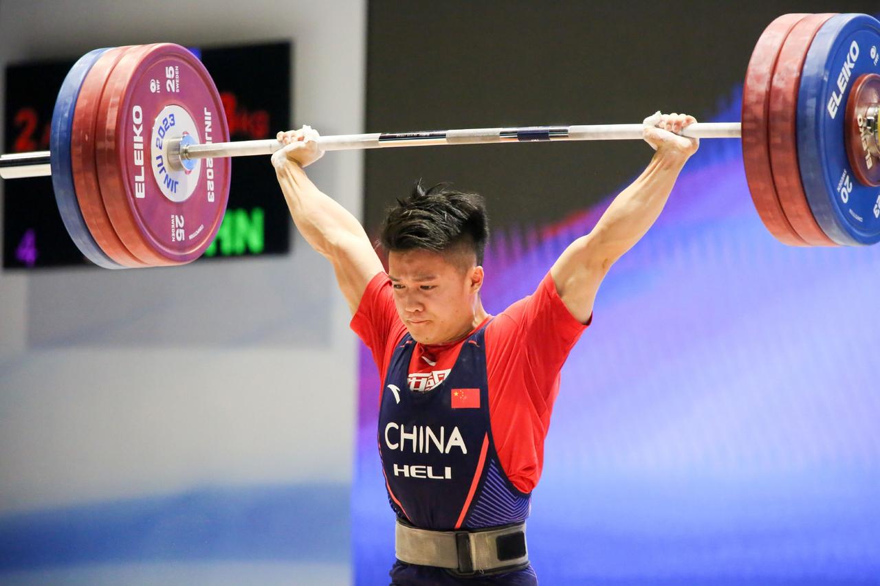中国男子举重亚运赛场惨败！
2026年名古屋亚运会，中国男子举重队派出5人参赛，
