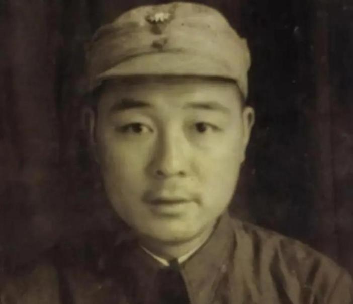开国中将托人说媒追求女兵，被当场回绝，反倒让将军越发敬重她


开国中将王尚荣和