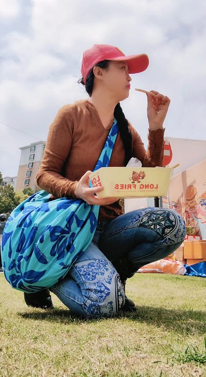 年龄越上去活的越明白，我现在很少想没发生的事情，每天多做一些能做的事，圈子干净又