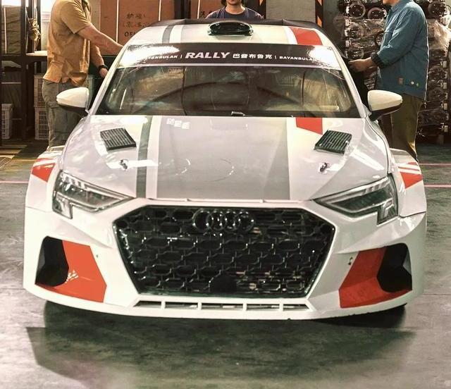 看完《飞驰人生3》，最大的感受不是燃，是熟悉。🏁
电影里那种砂石飞溅、拉力赛分