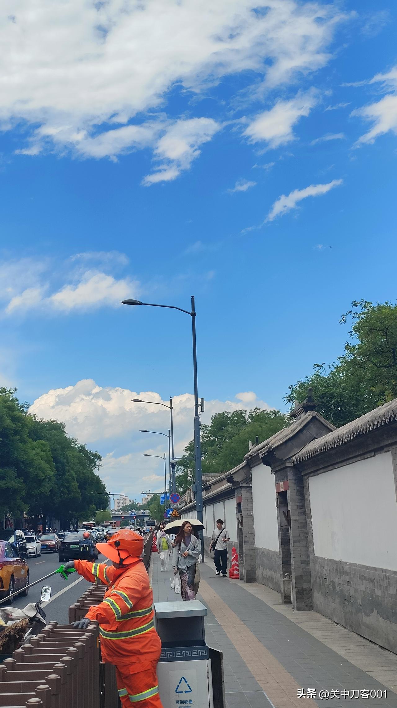 每一个不曾阅读的日子，都是对大学时光的辜负，每日读书，最好的时光，最好的状态。