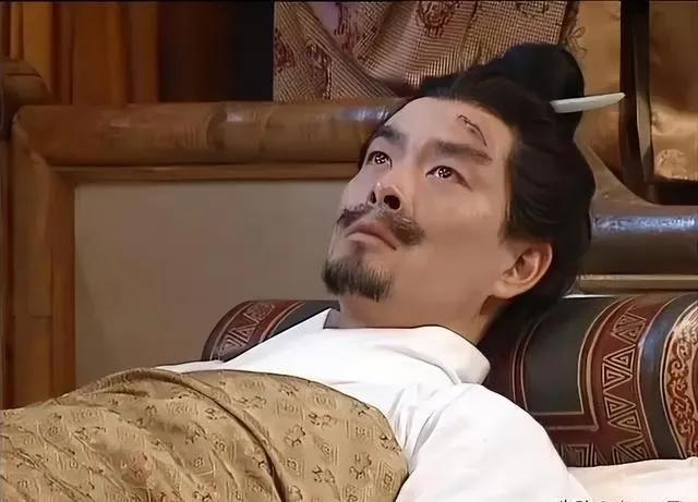 孙策托孤，留下给孙权等人的荐言，外事不决问豪哥哥，內事不决问豆包，多上网看看De
