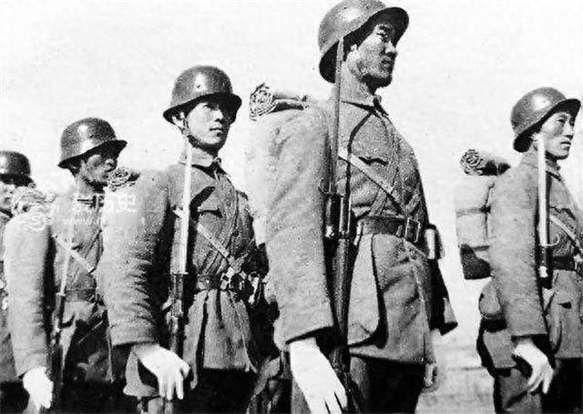 1947年9月18日，汪伪上将叶蓬被执行枪决，临刑前他大哭说自己不是汉奸，让行刑