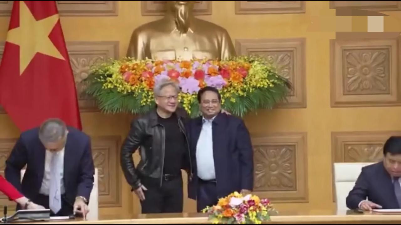 英伟达公司首席执行官黄仁勋（Jensen Huang）与越南总理会面，签署了在越