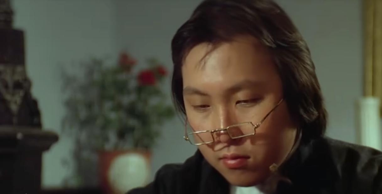王晶的《千王斗千霸》
1981 年的《千王斗千霸》，正式开启了王晶 “赌” 系列