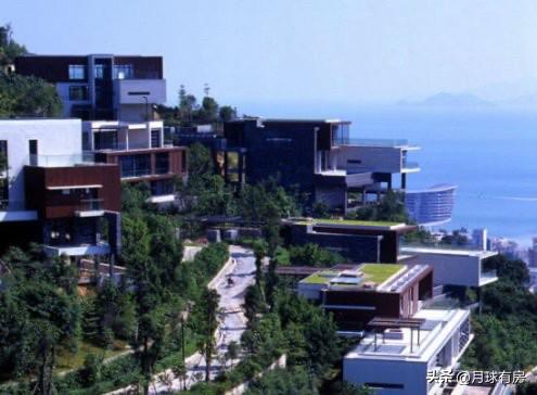 对普通人来说，与其焦虑未来，不如提前布局：资产优先核心城市核心地段，远离人口持续