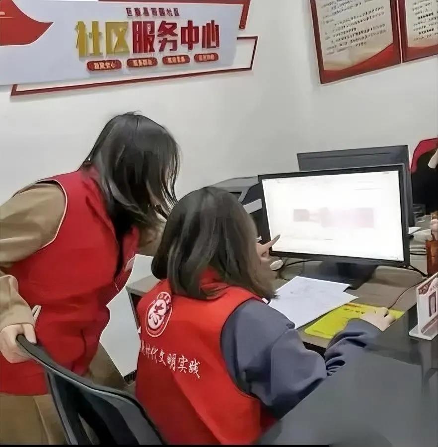 干基层三年

我整个人变了

现在谁来办公室卖惨，我都先压三秒同情心再说话。
