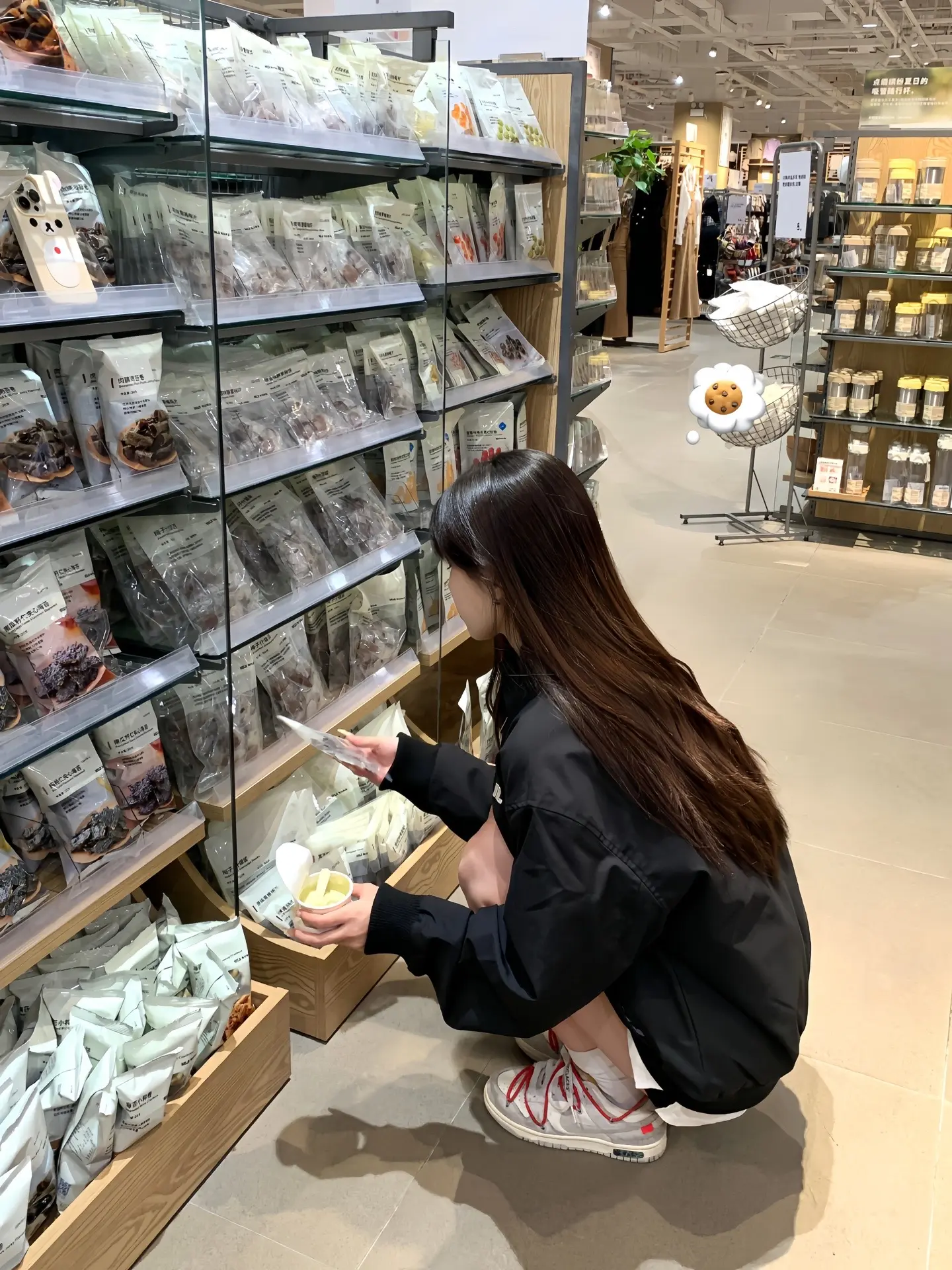 今年的十月冷了很多 我裹了裹去年的旧外套 像是旧的拥抱