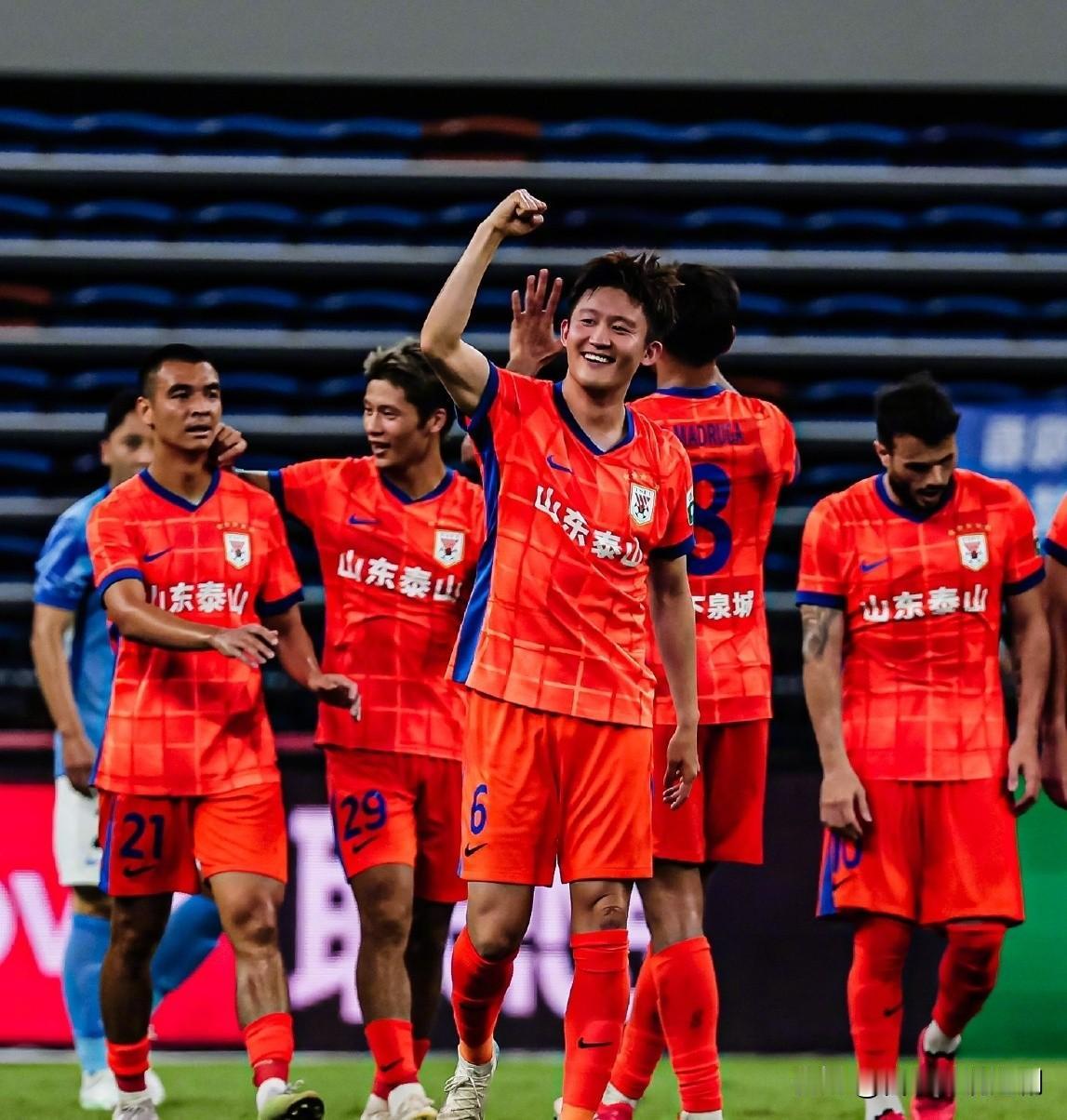 山东队豪取11战10胜，强势崛起

CBA赛场，山东队近期状态爆棚！近11场比赛