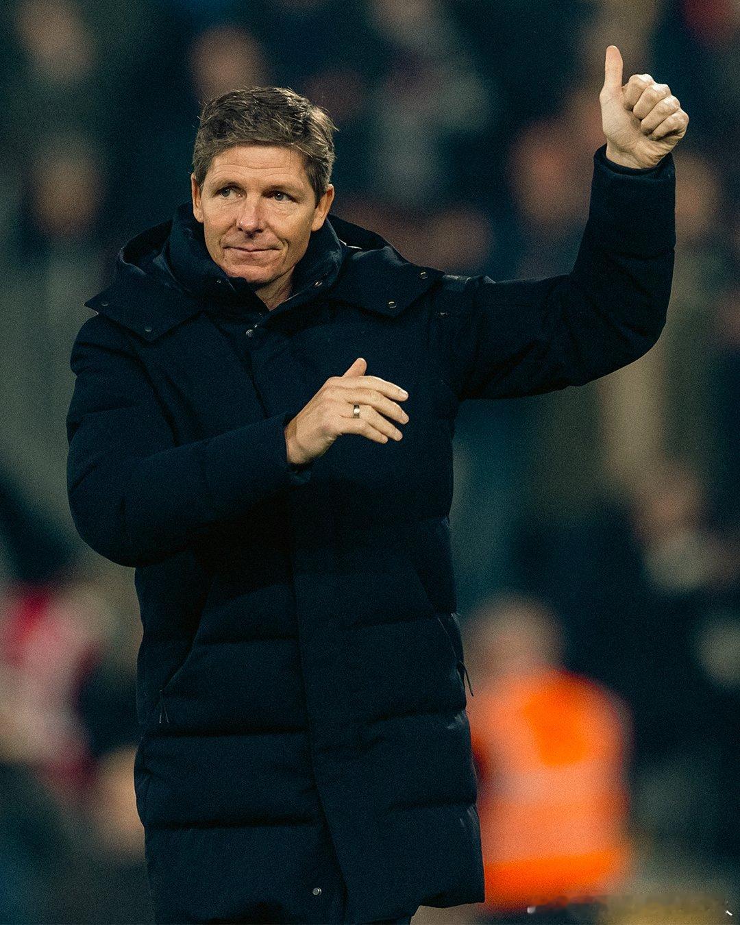 格拉斯纳直言不讳：问我曼联？纯属浪费时间曼联帅位再起风波，但水晶宫主帅奥利弗·格