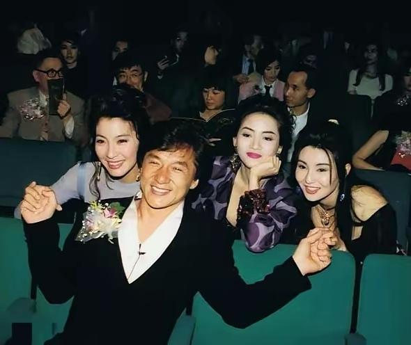 这四大巨星同框的画面好美呀！柏林影后张曼玉，百变歌后梅艳芳，奥斯卡影后杨紫琼，国