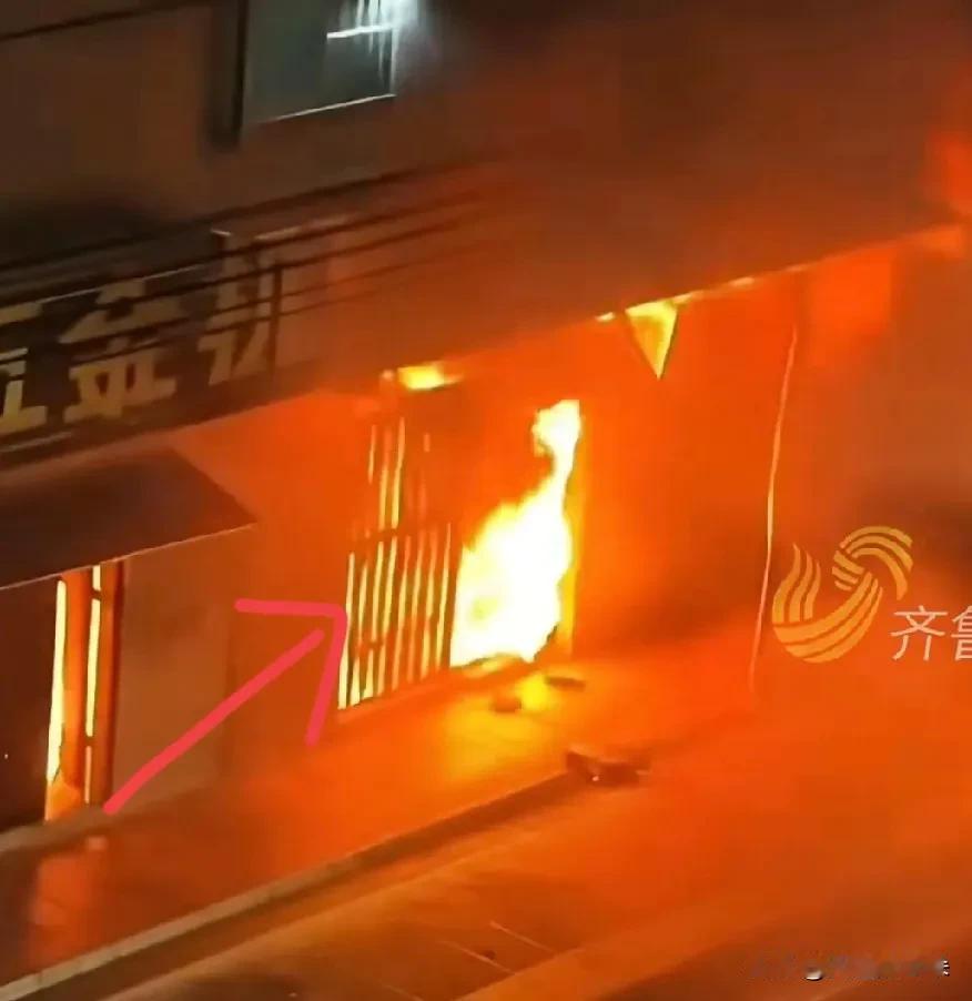 刷到汕头这事儿，
后背真的一阵发凉，心里堵得特别慌。

那个幸存的大儿子，这会儿