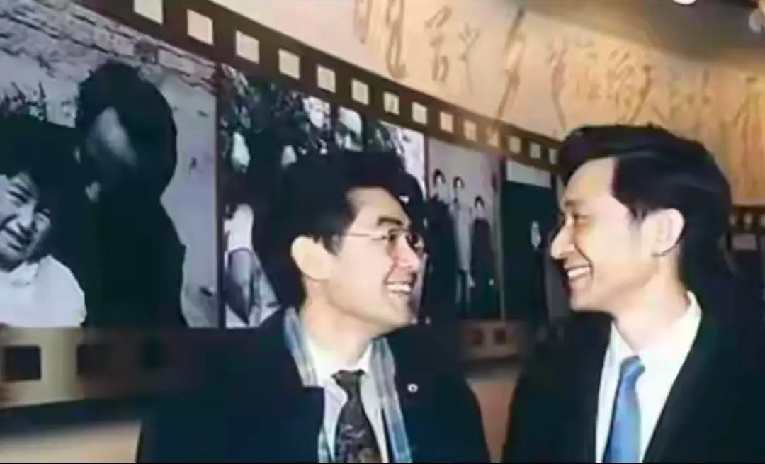 毛主席的两个外孙孔继宁和王效芝，他们都很帅气，却有着不一样的人生经历。
 
照片