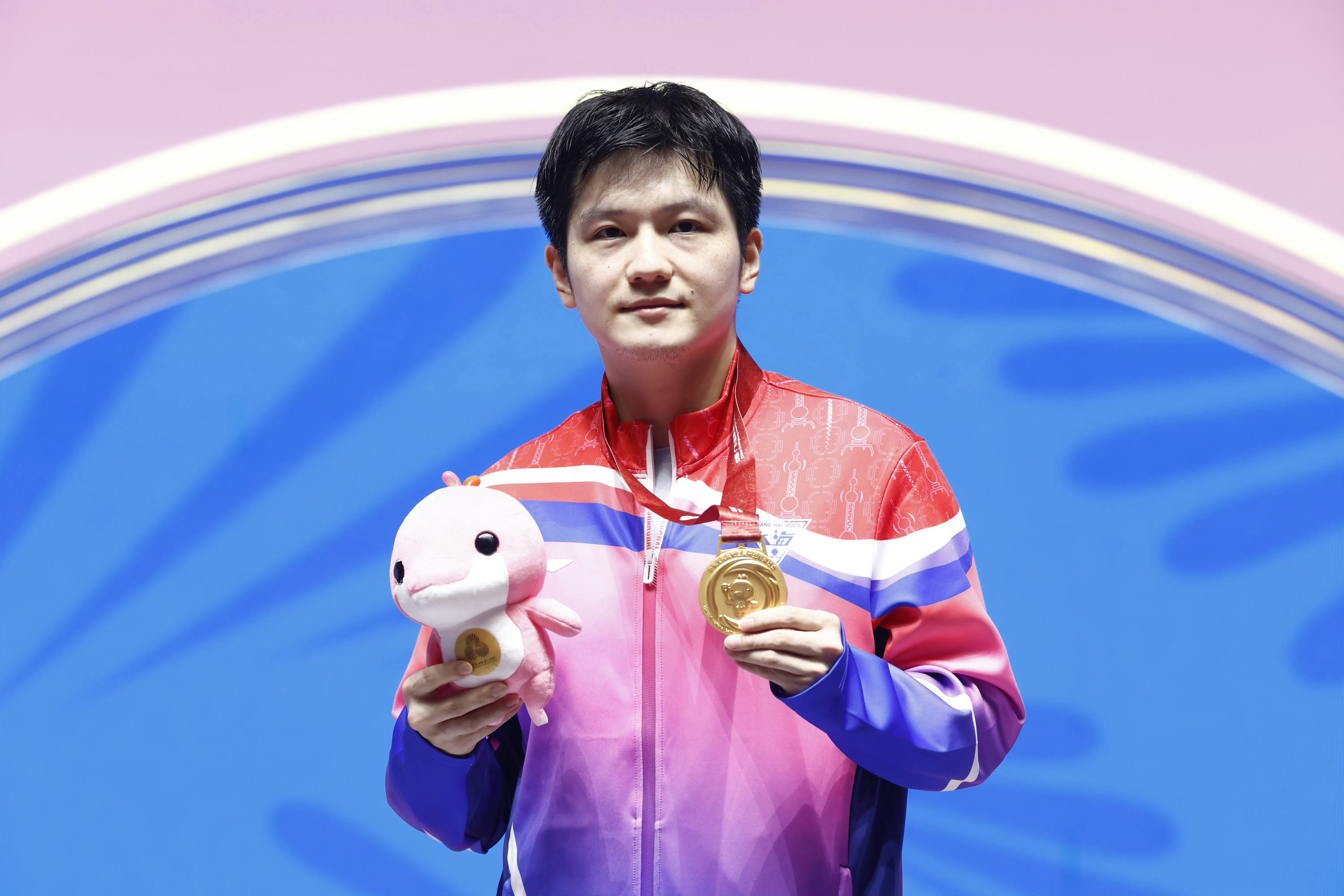 樊振东创下上海乒乓两项纪录有的人常年窝在一处是祸害有的人几经辗转仍旧是福星 