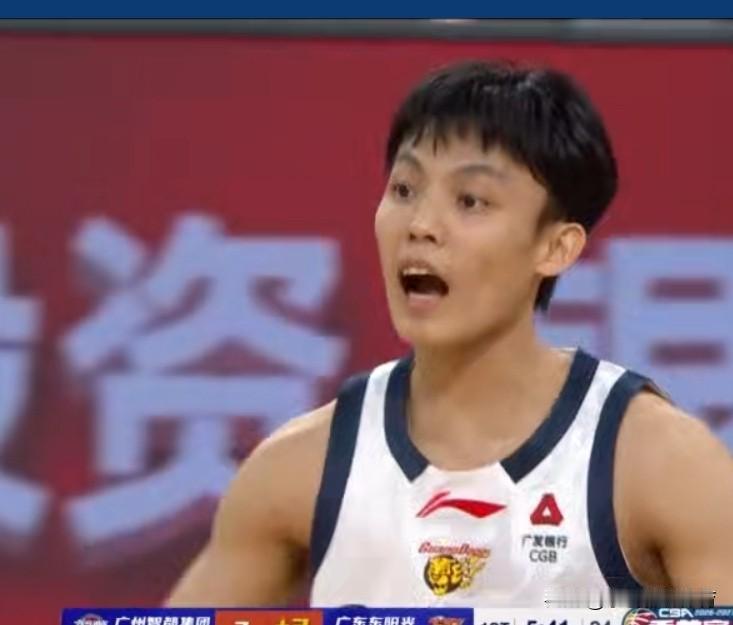 季前赛两连败，广东82-86广州，几大事实摆在广东队眼前。
   首先就是广东队