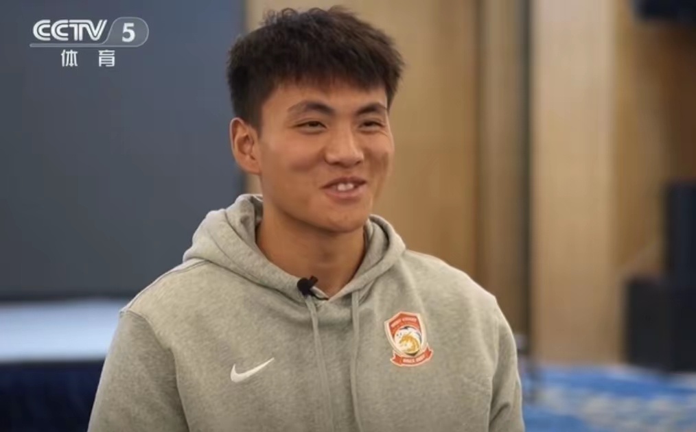 21岁门将李昊身价飙到2000万，U23亚洲杯决赛今晚开打。足球青岛门将李昊五场