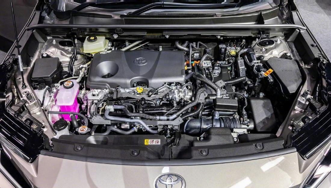 丰田新一代RAV4 Core版实拍曝光！全系混动化，多版本细分市场，设计惊喜，国