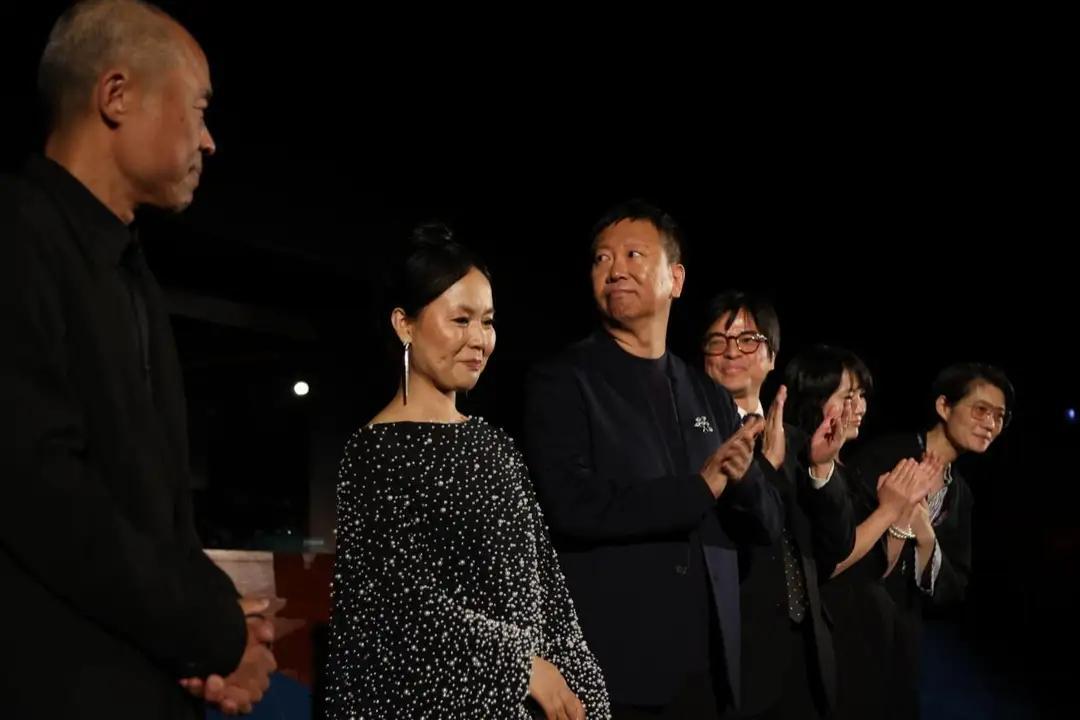 监狱来的妈妈 用“反抗家暴”的虚假叙事洗白故意伤害致死的犯罪事实，把司法判决书踩