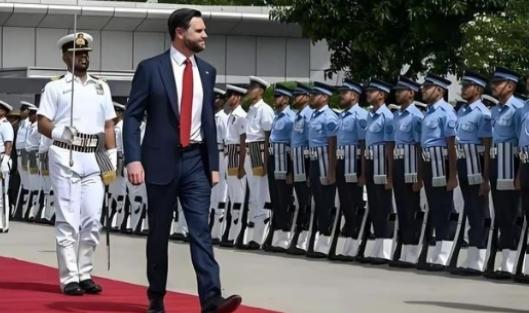 极有可能万斯会当上总统！如果万斯当上总统！对全世界都不是什么好事！因为万斯年轻！