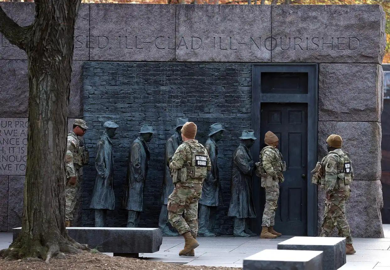 最近美国机场乱成了一锅粥，而特朗普又放出话来，说可能会把国民警卫队调去机场帮忙安