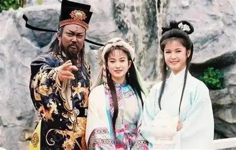 公元1058年，一个60岁的老头在自己的寿宴上老泪纵横，不是因为高兴，而是因为绝