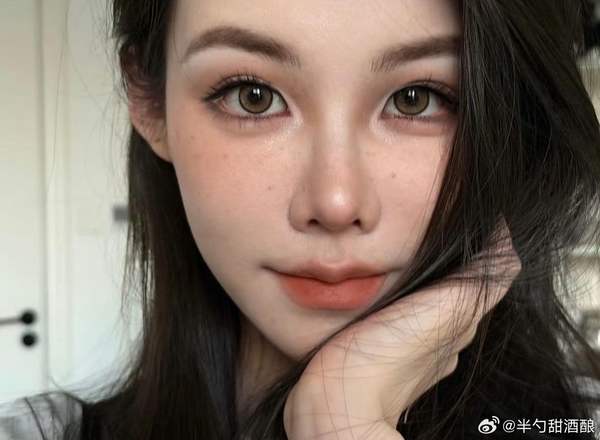 姜乘澜 这化妆技术还说啥了确实，早起学化妆都是看姐姐的！ 