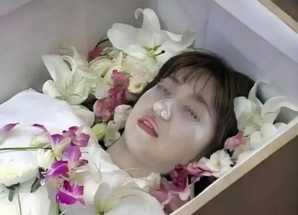 细思极恐！5月20号报道，上海一名父亲2007 年送女儿遗体入馆后人间蒸发，24