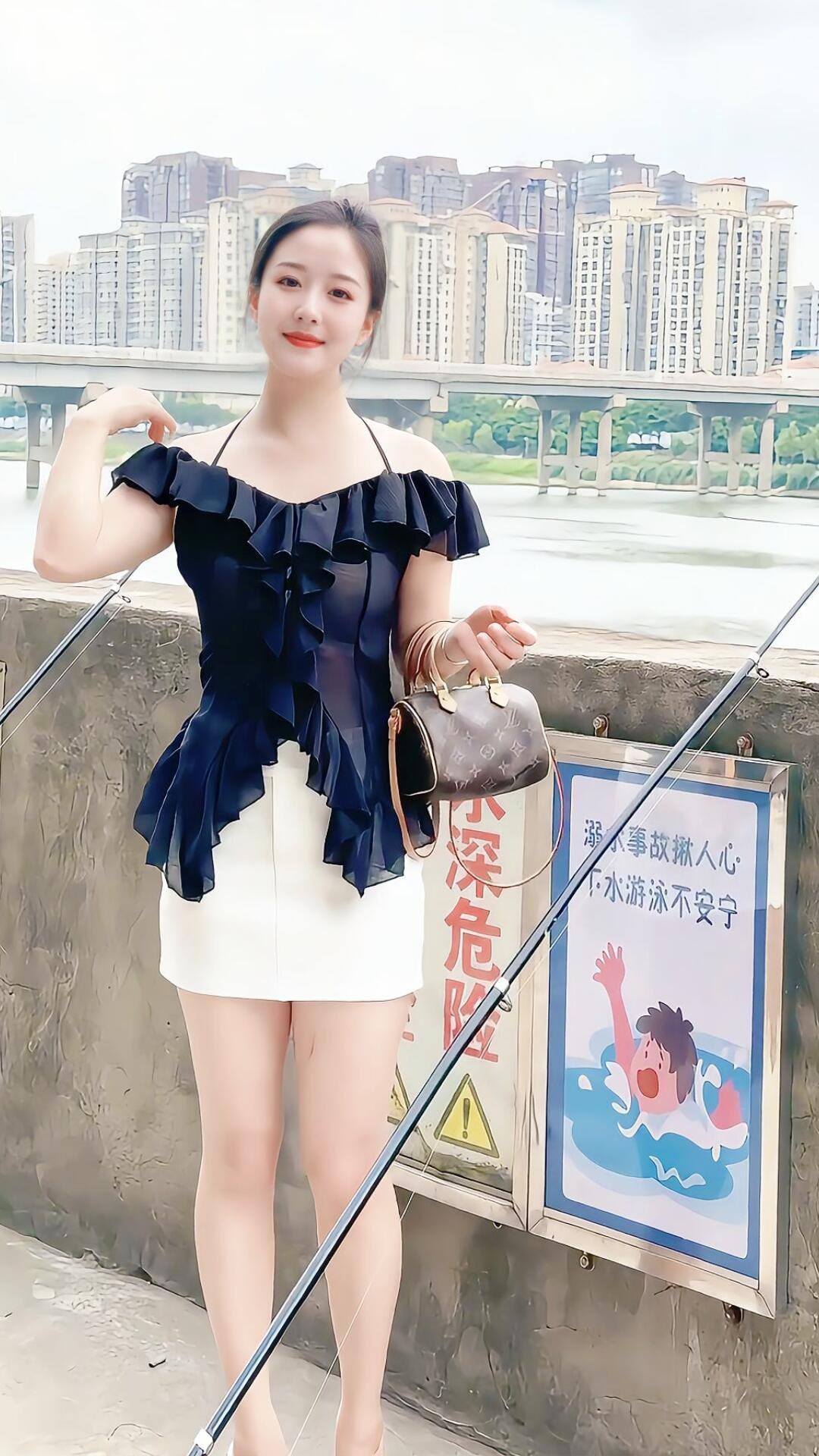 别人再好都不是你， 换句话说 ，在我心里谁都比不过你！