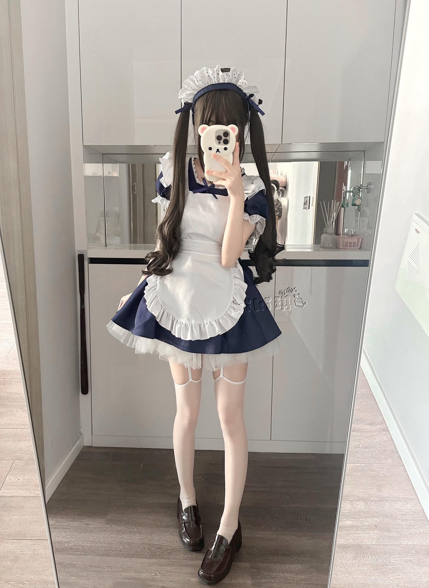 对不起 我没有那么有趣 甚至无聊 木讷 努力学你喜欢玩的游戏 才发现我...