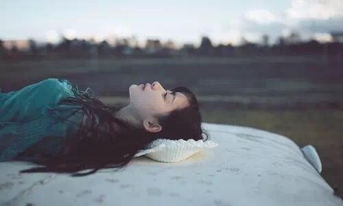 #人生感悟# 千万不要活着别人的世界里，不然自己心里没底，惶惶不可终日，不得不说