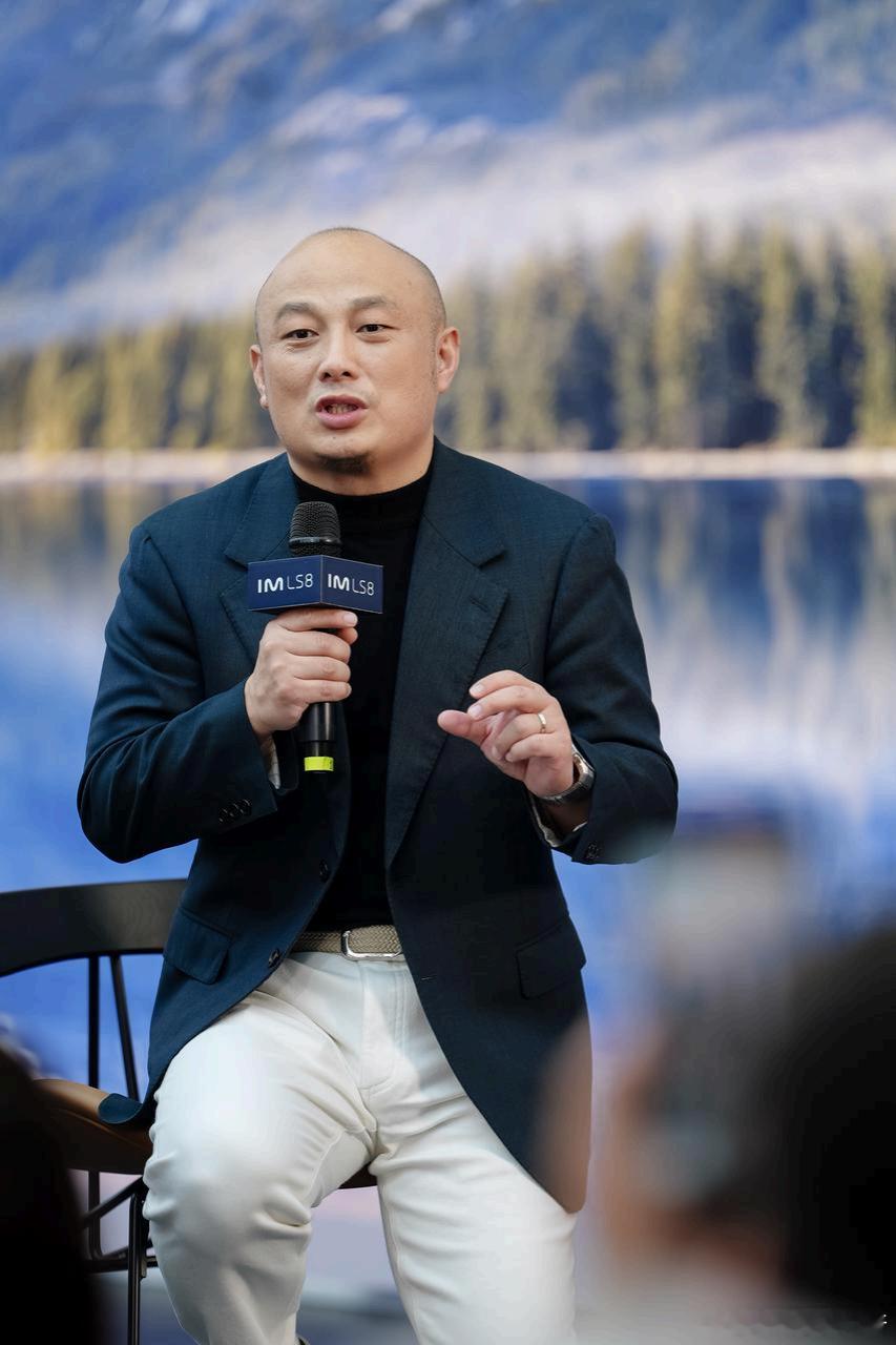 昨晚智己纯电版LS8发布会群访里，智己把近期热议的「去宁德化」这个话题的看法，还