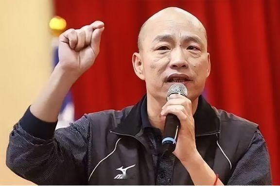 韩国瑜再度宣称，台湾是全球华人中唯一能做到“100%民主”的地区，此言论在岛内除